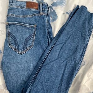 HOLLISTER HIGHRISE SUPER SKINNY JEAN